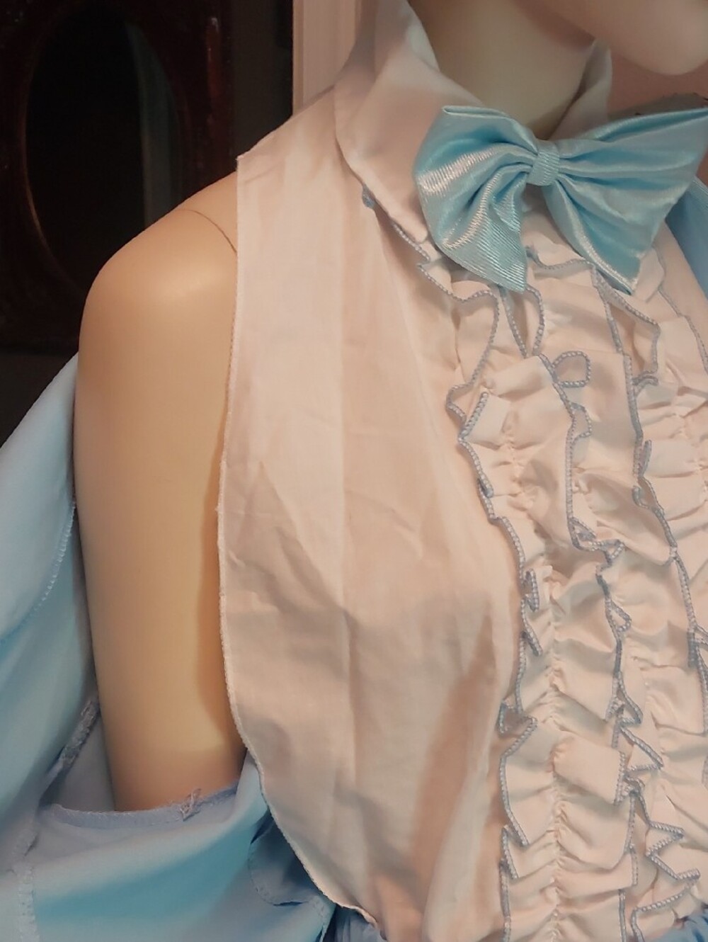 Light Blue Dumb And Dumber Costume Tuxedo Set with Ruffled Shirt and Top Hat - Picture 8 of 16